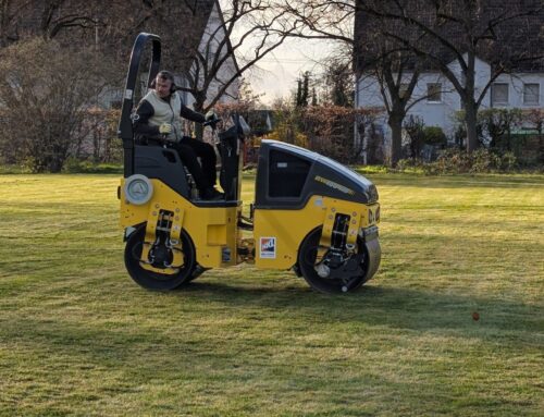 Faustballer walzten den Naturrasen in der Jahnstraße